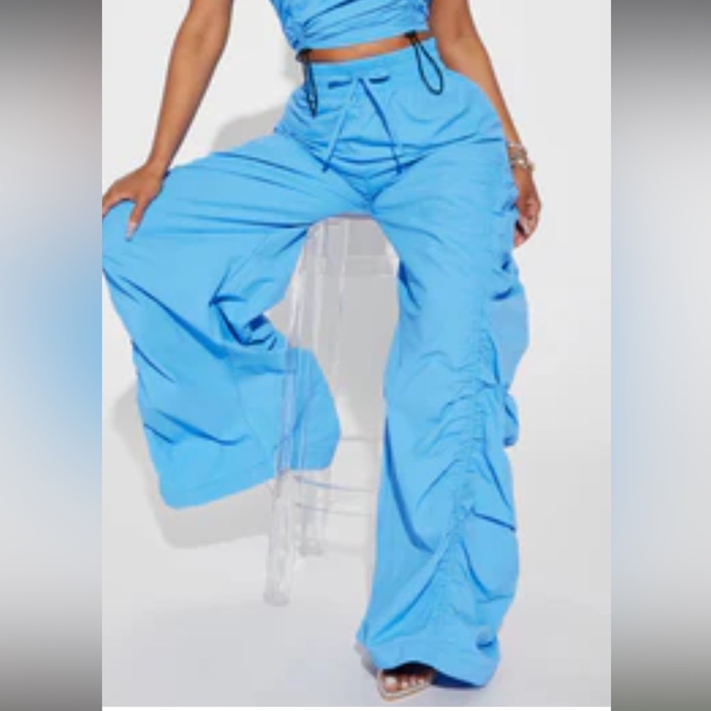 Blue scrunched joggers